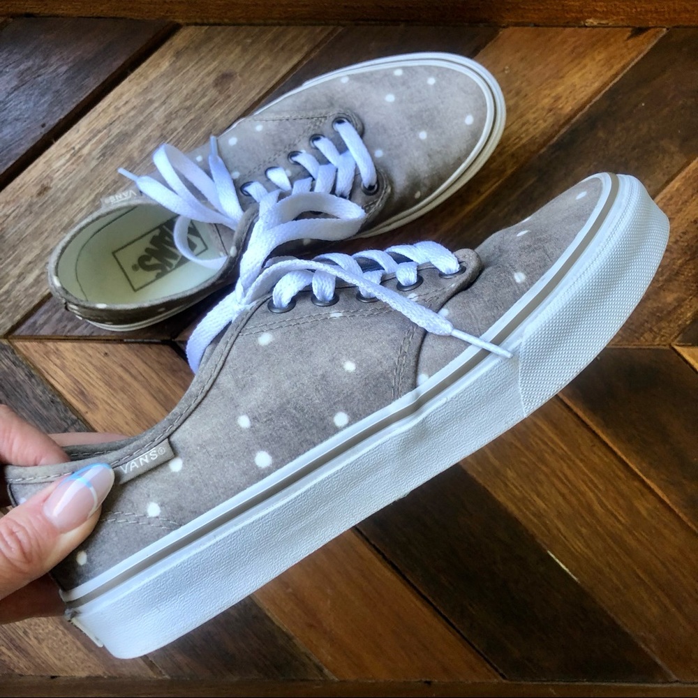 Vans Low Top Lace up Polka Dot sneakers Women’s